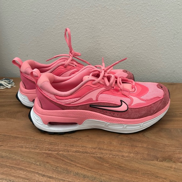 Nike Shoes Size 8 Pink - Picture 4 of 4